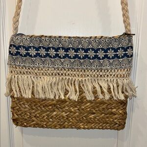 SUN AND SAND TAN WOVEN SHOULDER BAG BLUE & CREME COLOR CLOTH DESIGN WITH FRINGE